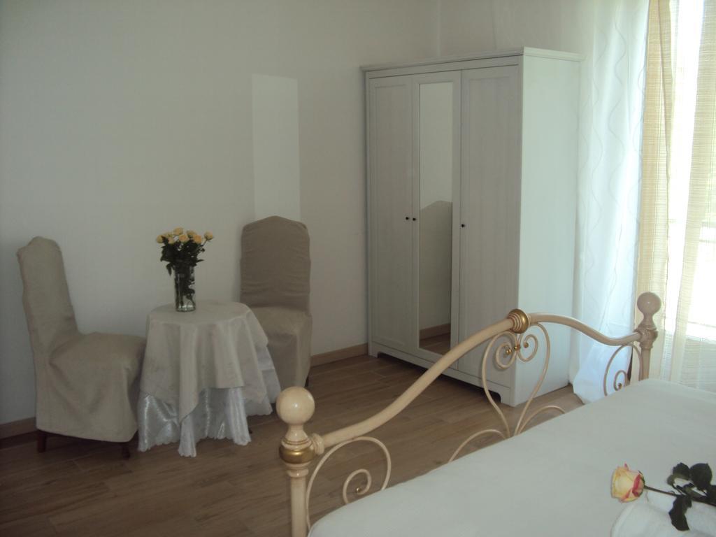B&B Rosa Del Garda Lazise Pokoj fotografie